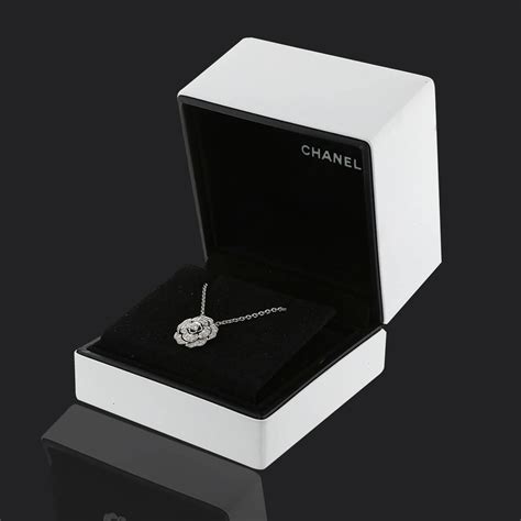 collier chanel homme